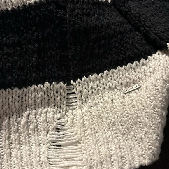 Hollister distressed oversized crop sweater size small - Picture 4 of 10